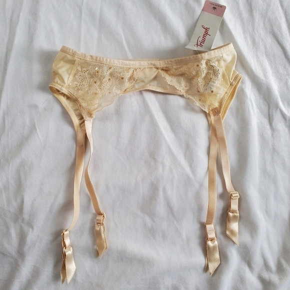 Triumph Garter Belt Nude Lace with Speckles - Small - Picture 1 of 6